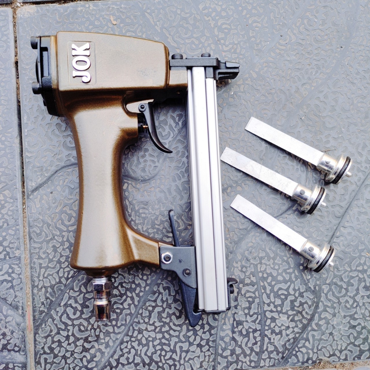 COMBO SÚNG GHIM U + 3 LƯỠI GÀ (SP285A)